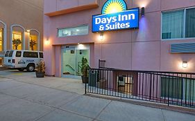 Days Inn & Suites By Wyndham Ozone Park/Jfk Airport